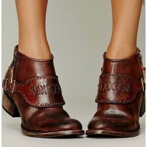 FREEBIRD BY STEVEN Grand Ankle Booties Cognac Brown 7